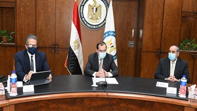 3 وزراء يبحثون سبل دعم القطاع السياحى وتحفز نشاط الطيران