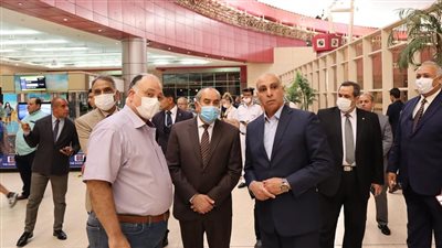 وزير الطيران يتابع استعدادات مطار شرم الشيخ لاستقبال ضيوف مصر