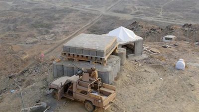 الحيش السعودي يقصف تحركاً للحوثيين قرب حدود 