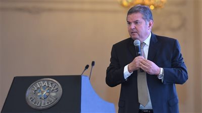 وزير قطاع الأعمال: فتح 16 مركزا حول العالم لتسويق المنتجات المصرية قبل منتصف 2022