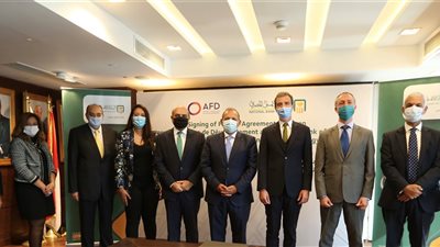 البنك الأهلى والوكالة الفرنسية يوقعان عقد تسهيل ائتمانى بـ 100 مليون يورو