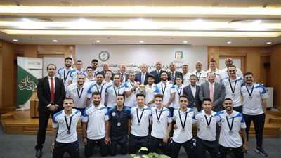  البنك الأهلي المصري يُكرم فريق ناديه لكرة الصالات بعد التتويج بكأس مصر