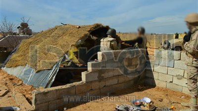 المتحدث العسكري: مقتل 14 تكفيريا وضبط 10 آخرين بسيناء (صور)