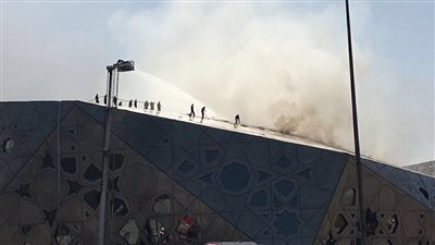 اندلاع حريق في مركز الشيخ جابر الثقافي بالكويت (فيديو وصور)