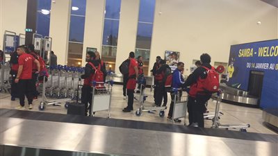 السيسي يستقبل بعثة منتخب مصر بمطار القاهرة 