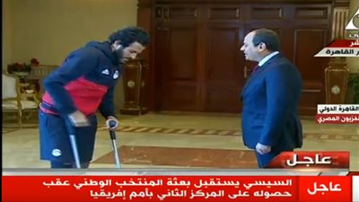 بث مباشر.. السيسي يستقبل بعثة المنتخب فور وصولها مطار القاهرة 