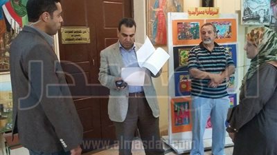 بالصور .. وزير 