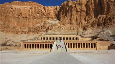 ارتفاع تقييم مصر 6 درجات بمؤشر تنمية السياحة والسفر لعام 2021 