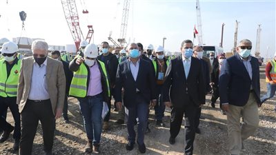 وزير النقل: ميناء دمياط سيتحول إلى مركز عالمي لحاويات الترانزيت