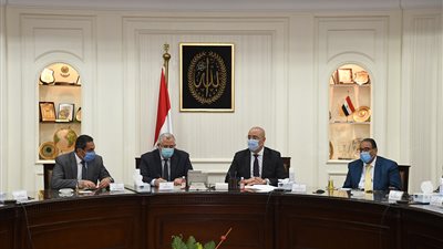 وزير الإسكان يترأس اجتماع اللجنة العليا لتنسيق الأراضى