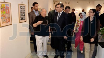 بالصور ..وزير 