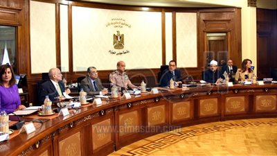 الحكومة تنفى رفع الضرائب على الدخول خلال الفترة المقبلة