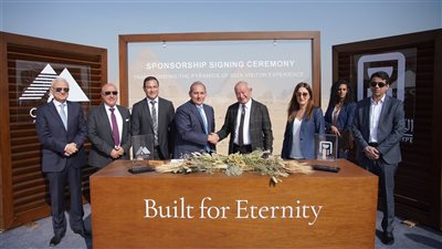 «الأهلي المصري» يوقع بروتوكول تعاون لتقديم الخدمات البنكية بمنطقة الأهرامات