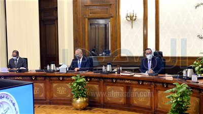 رئيس الوزراء يوجه بسرعة البدء في أعمال تطوير قرى أسوان