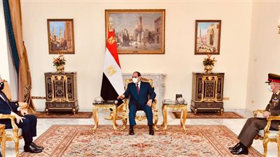 السيسى يبحث مع وزير الدفاع اليوناني سبل التعاون العسكري المشترك