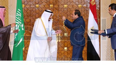 بالصور..السيسى يمنح الملك سلمان قلادة النيل تقديرا لدوره ومواقفه