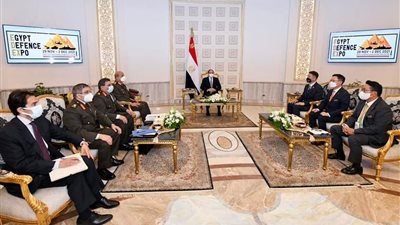 السيسي يستقبل رئيس شركة هانوا الكورية الجنوبية للصناعات العسكرية