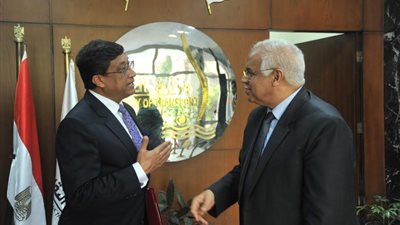 وزير النقل يبحث مع وفد من كبرى الشركات الهندية التعاون المشترك