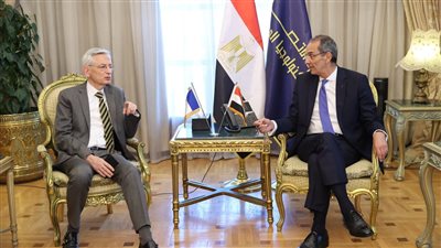 وزير الاتصالات يبحث زيادة الاستثمارات الفرنسية بقطاع تكنولوجيا المعلومات 