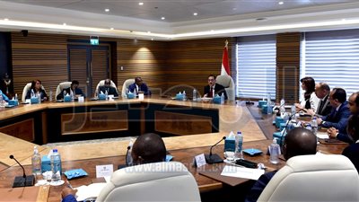 «مدبولي» يوجه بالإسراع في بناء قاعدة بيانات عن الفرص الصناعية بالقارة الأفريقية