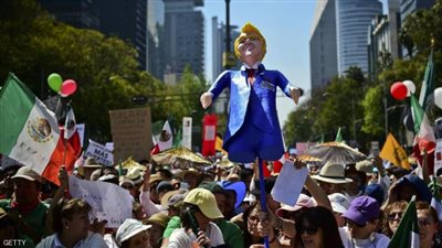 المكسيكيون يتظاهرون ضد ترامب في 10 مدن