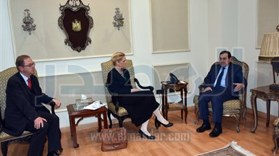 مصر تبحث مع النرويج تعزيز التعاون في مجال البترول والغاز