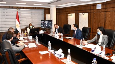 «السعيد» تلتقى ممثلى منظمة التعاون الاقتصادى والتنمية