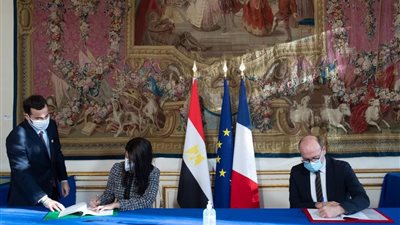 «المشاط» توقع تمويلات بـ 715,6 مليون يورو مع الوكالة الفرنسية للتنمية