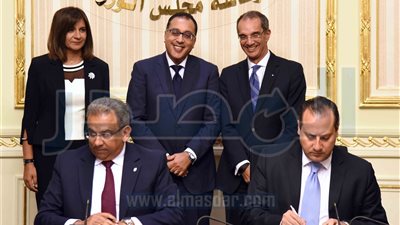 رئيس الوزراء يشهد توقيع اتفاقية لتحويل أموال المصريين بالخارج عبر