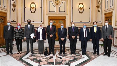 مصر والعراق يبحثان سبل التعاون المشترك فى مجالات التصنيع المختلفة