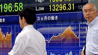 مؤشر نيكي يغلق منخفضا مع تضرر ثقة المستثمرين 