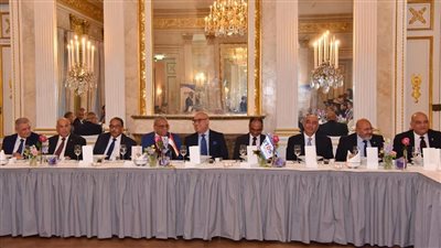 «الجزار» يبحث مع 10 شركات عالمية توطين صناعات معالجة المياه فى مصر