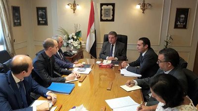 وزير قطاع الأعمال يبحث تطوير 