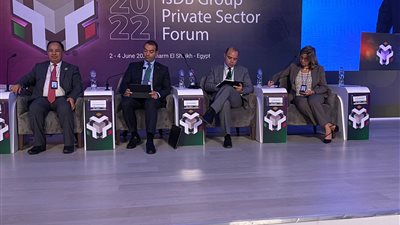 رئيس البورصة المصرية: تطوير قدرات الشركات المقيدة لاعداد تقارير استدامة