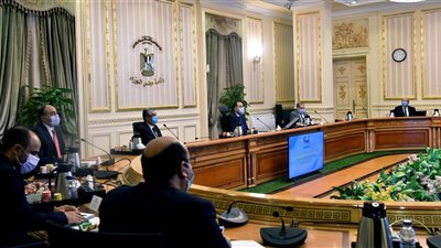 «مدبولى» يتابع مشروع إنشاء مُجمع صناعى متكامل لإنتاج الألواح الشمسية