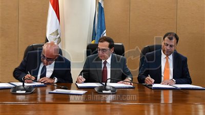 توقيع اتفاقيتين جديدتين للبحث عن البترول والغاز باستثمارات تتجاوز مليار دولار