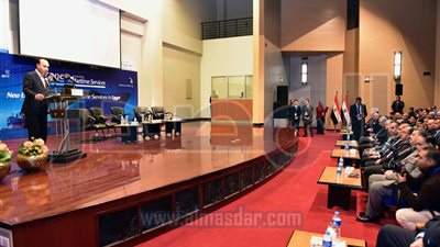 مميش: أكثر من 17 ألف سفينة تعبر قناة السويس بحمولة مليار طن سنويا