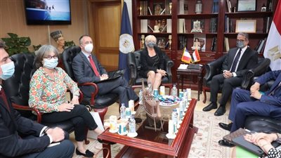 «العناني» يبحث تعزيز التعاون بين مصر وفرنسا في مجال السياحة والآثار