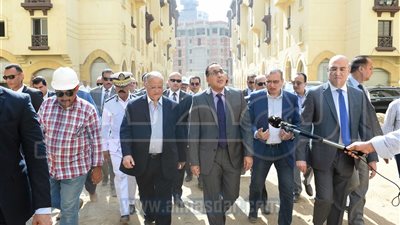 رئيس الوزراء يشدد على سرعة الانتهاء من مشروع 