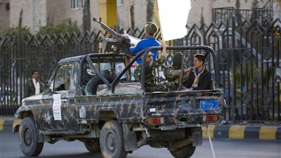 بالفيديو..إنزال جنود أجانب في اليمن يثير الاعتقاد بانطلاق الحرب البرية