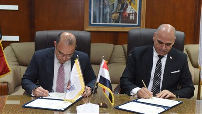 البورصة توقع بروتوكول لتعليم طلاب جامعة الأقصر أساسيات الاستثمار والادخار