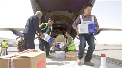 وصول طائرة قطرية تحمل مساعدات إنسانية إلى مطار عدن باليمن