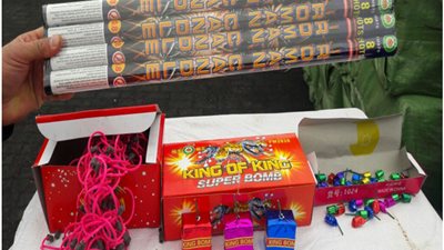 صور.. الداخلية تحبط تهريب 76 طن ألعاب نارية عبر محور قناة السويس