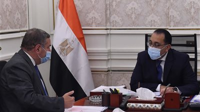 رئيس الوزراء يتابع جهود تطوير صناعة الغزل والنسيج