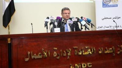 وزير قطاع الاعمال: بيع أراضى بـ27 مليار جنيه لتطوير شركات الغزل والنسيج