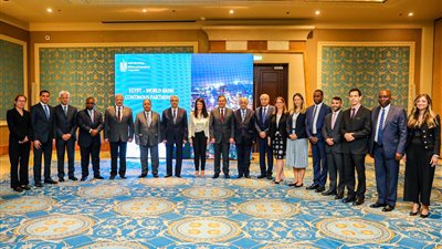 الحكومة تستعرض الخطط التنموية خلال اجتماع المديرين التنفيذيين للبنك الدولي