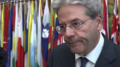 وزير الخارجية الإيطالي باولو جنتيلوني يصل العاصمة الليبية