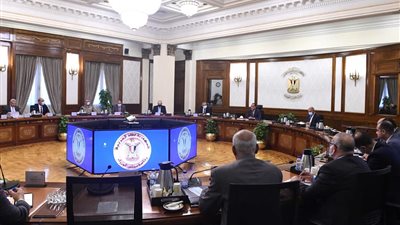 مدبولي يتابع آليات تسهيل عبور المواطنين والبضائع لأنفاق قناة السويس