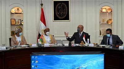 وزير الإسكان يعرض على نظيره العماني التجربة العمرانية التي تشهدها مصر