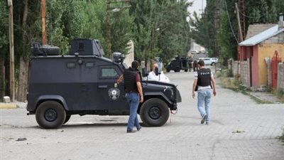  مقتل جنديين وإصابة 24 آخرين في هجوم انتحاري شرقي تركيا